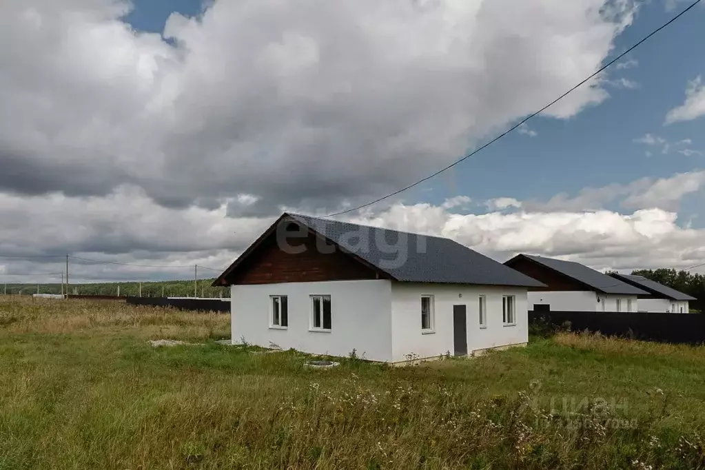 Дом в Свердловская область, Белоярский муниципальный округ, с. ... - Фото 1