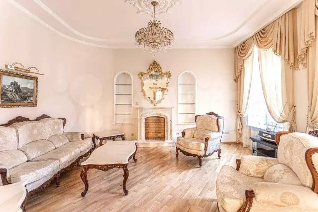5-к. квартира, 130 м, 4/6 эт. - Фото 0