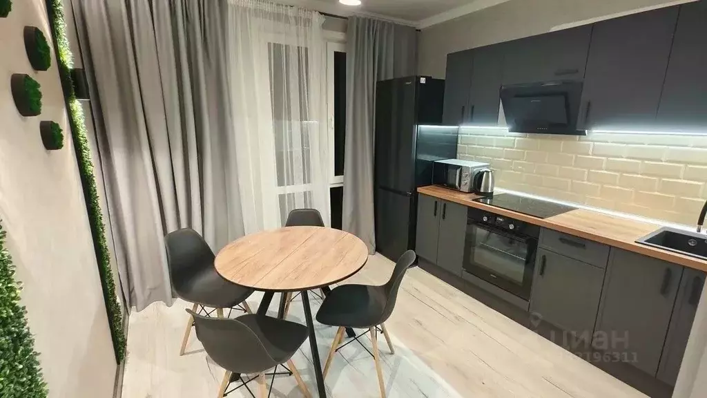 2-к кв. Татарстан, Казань ул. Рашида Нежметдинова, 11к2 (57.0 м) - Фото 1