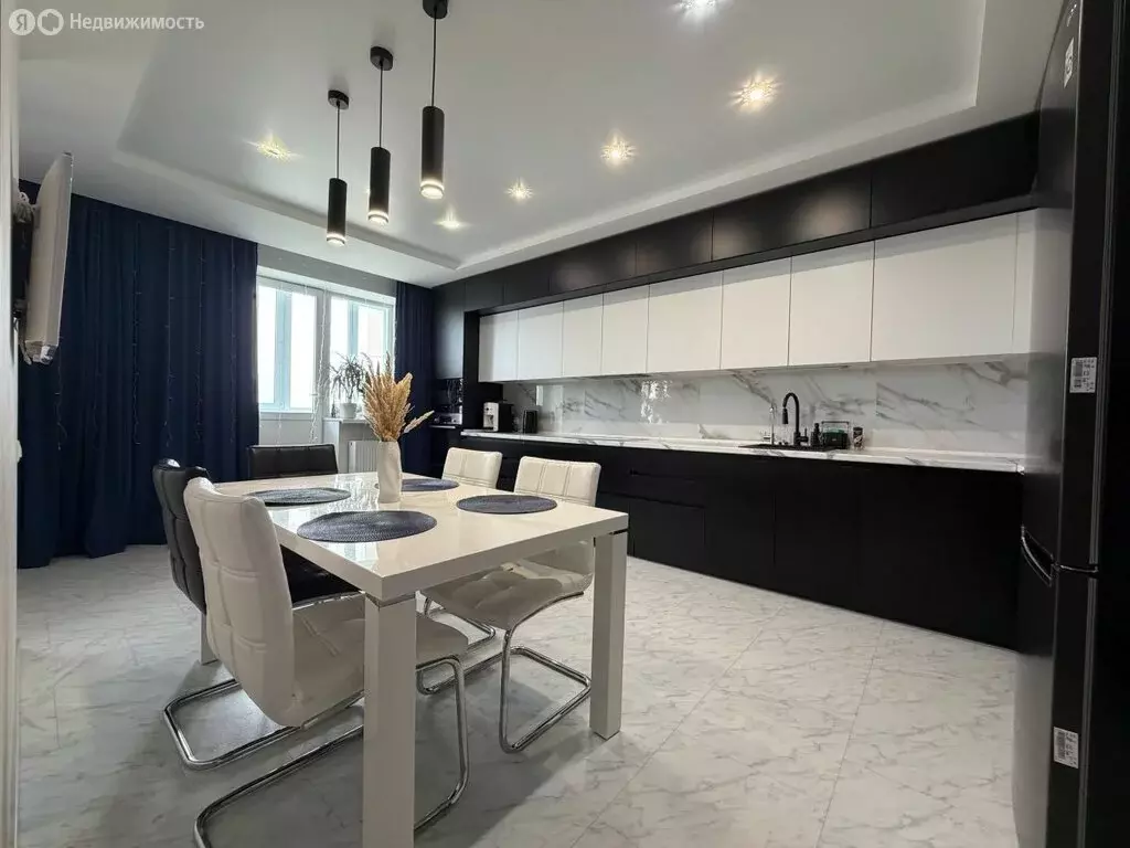 3-комнатная квартира: Самара, улица Петра Алабина, 6 (101.7 м) - Фото 1