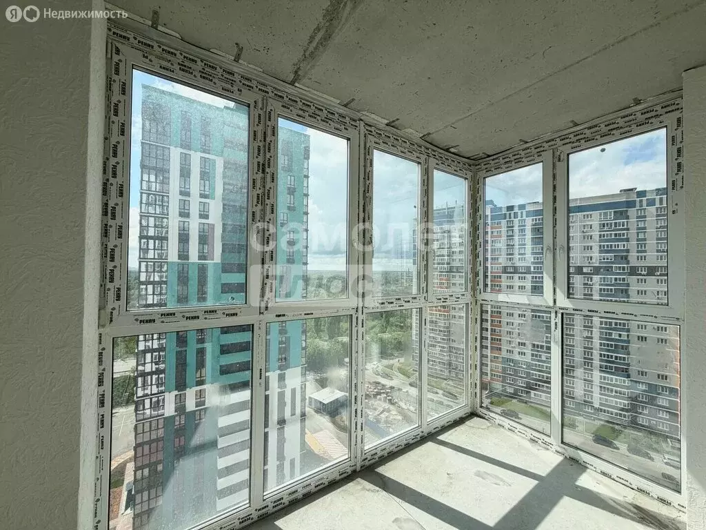 2-комнатная квартира: Брянск, улица Комарова, 47 (64.2 м) - Фото 1