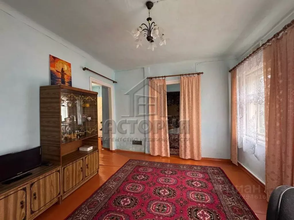 Дом в Красноярский край, Красноярск ул. Красной Армии, 63 (36 м) - Фото 1