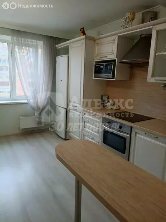 2-комнатная квартира: Тюмень, 6-й микрорайон, проезд 9 Мая, 7 (72 м) - Фото 2