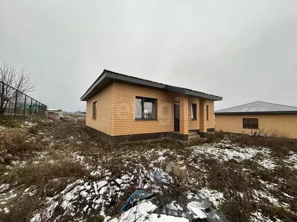 Дом в Башкортостан, Иглинский район, Акбердинский сельсовет, с. ... - Фото 1