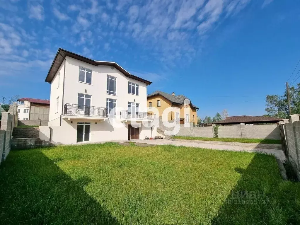 Дом в Красноярский край, Красноярск Акционерная ул., 20 (296 м) - Фото 0
