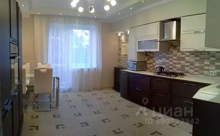 2-к кв. Калининградская область, Калининград Осенняя ул., 6Б (95.0 м) - Фото 2