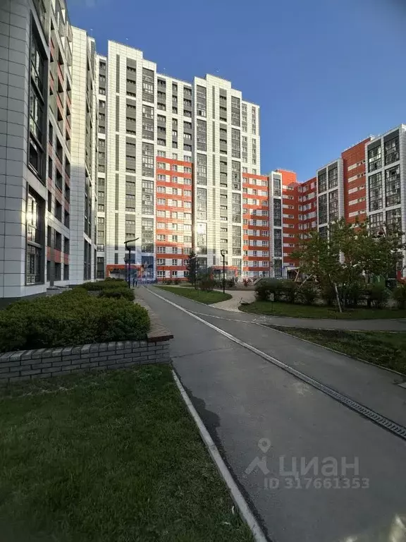 3-к кв. Новосибирская область, Новосибирск ул. Кирова, 322 (67.0 м) - Фото 0