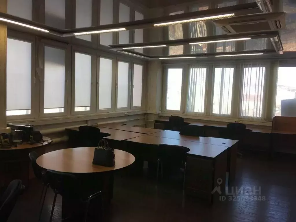 Офис в Саратовская область, Саратов ул. Имени Н.Г. Чернышевского, 203 ... - Фото 1