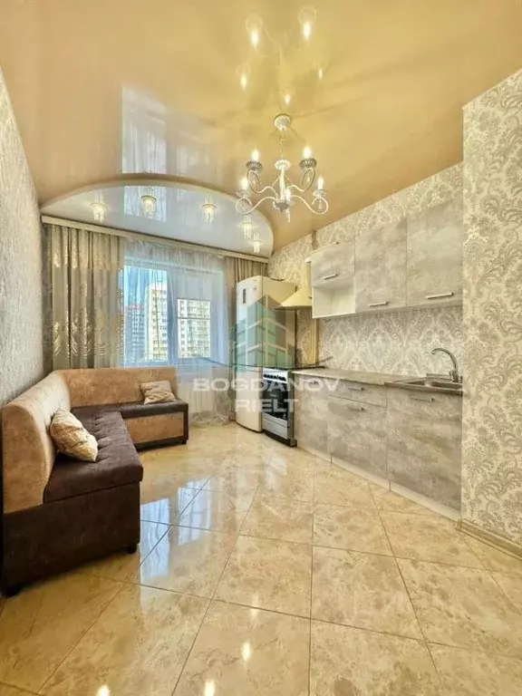 3-к кв. Омская область, Омск ул. Крупской, 1 (63.4 м) - Фото 1