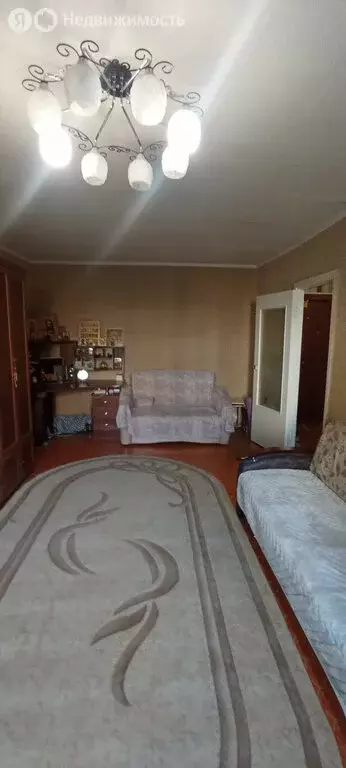 3-комнатная квартира: Набережные Челны, улица Татарстан, 21 (60 м) - Фото 1