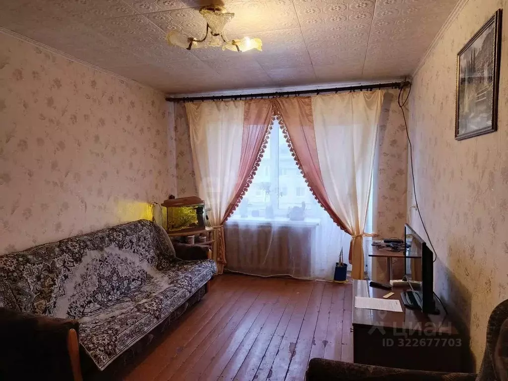 3-к кв. Псковская область, Остров 1 Мая ул., 16 (50.9 м) - Фото 0
