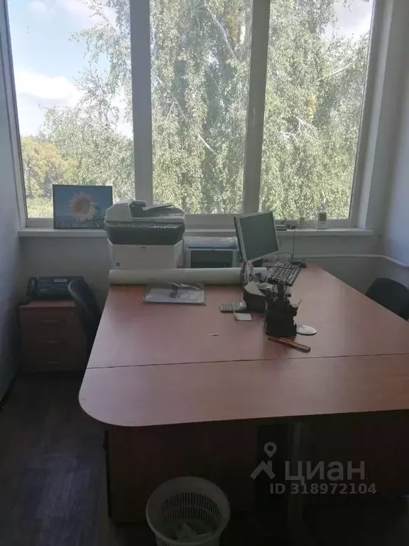 Помещение свободного назначения в Омская область, Омск просп. ... - Фото 1