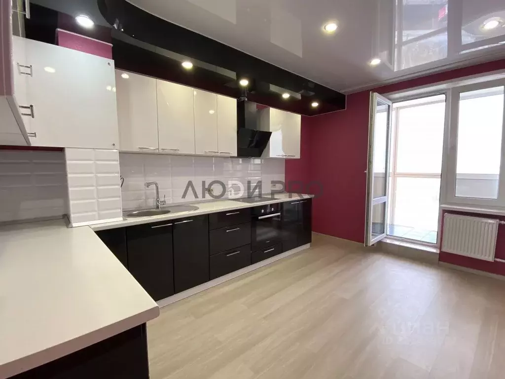 2-к кв. Кировская область, Киров ул. Ленина, 198к1 (71.9 м) - Фото 2