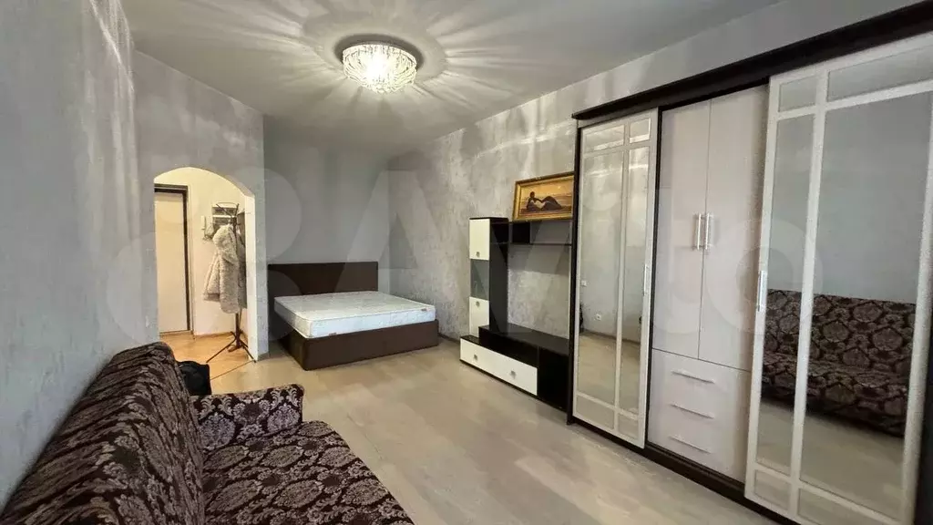1-к. квартира, 50 м, 7/16 эт. - Фото 1