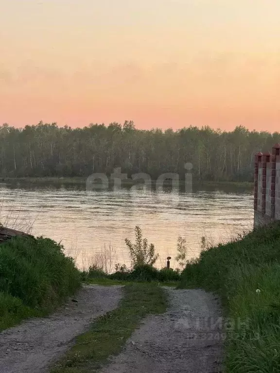 Дом в Красноярский край, Сосновоборский муниципальный округ, д. ... - Фото 1