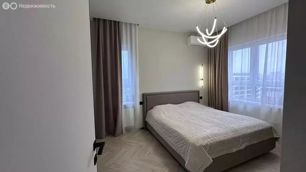 2-комнатная квартира: Тюмень, улица Николая Глебова, 3 (64 м) - Фото 2