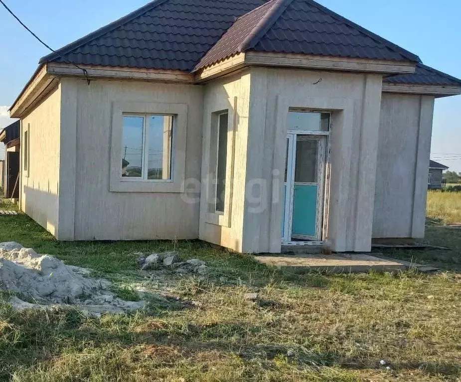 Дом в Оренбургская область, Оренбургский район, с. Благословенка ул. ... - Фото 1