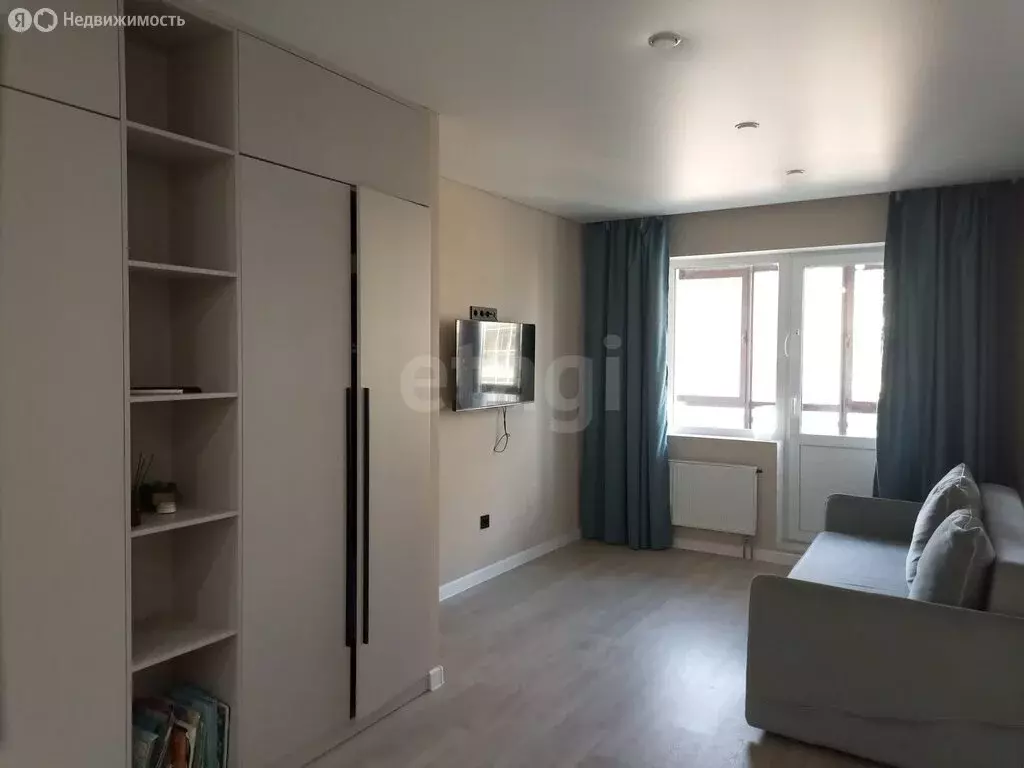 3-комнатная квартира: Абакан, улица Кирова, 212 (74.8 м) - Фото 2