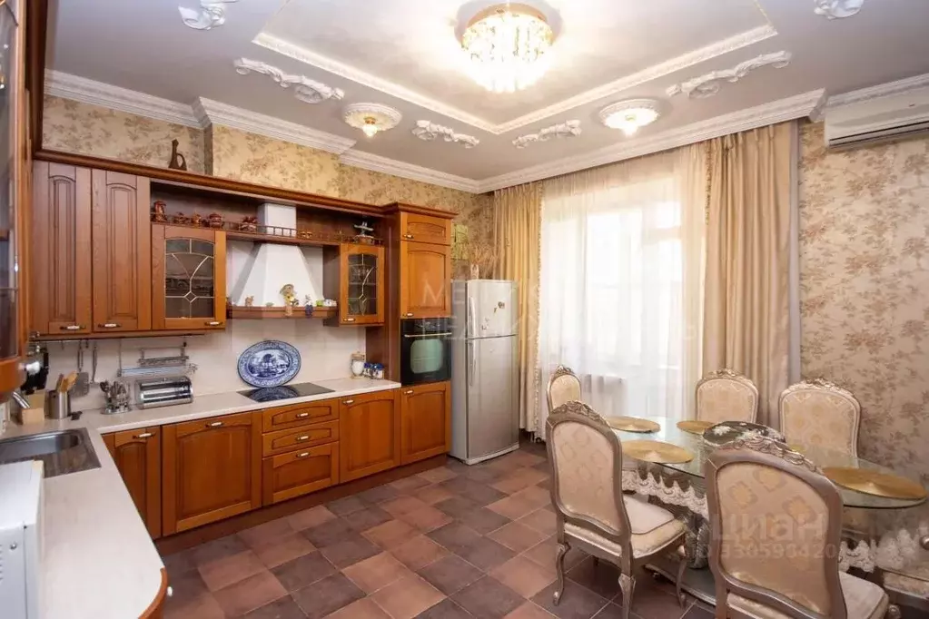 3-к кв. Тюменская область, Тюмень ул. Володарского, 17 (166.0 м) - Фото 1