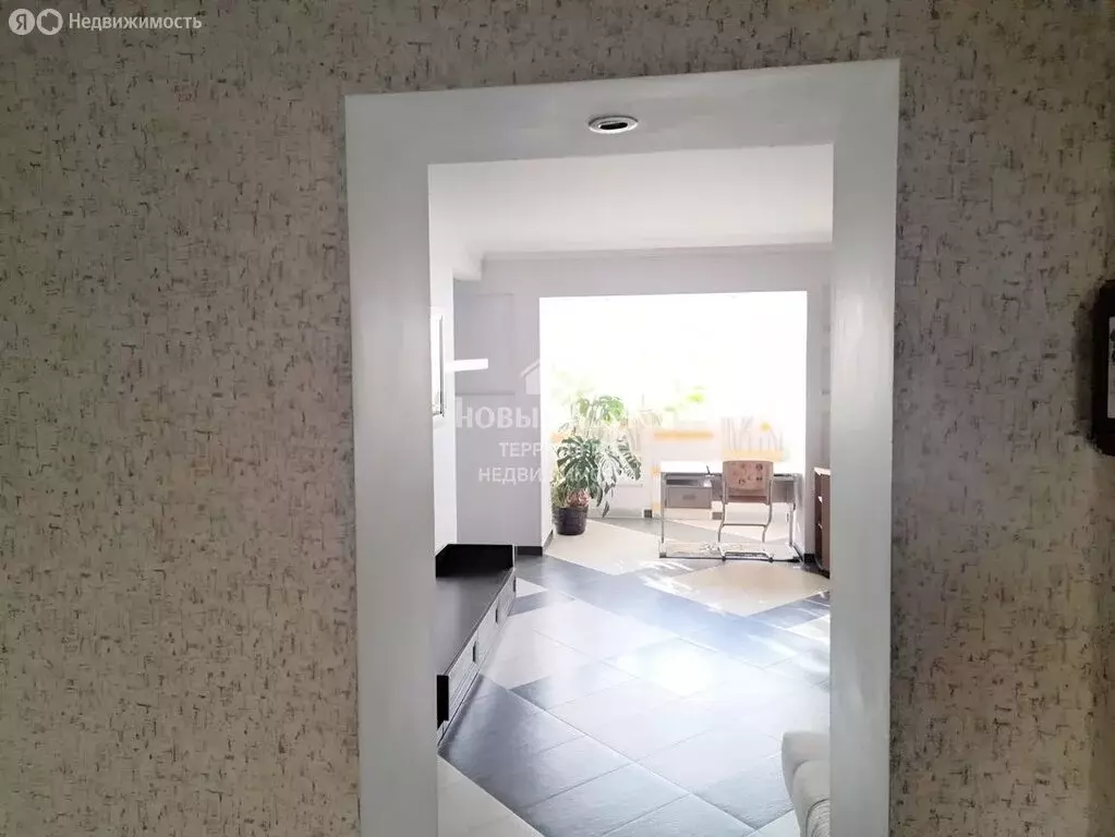 3-комнатная квартира: Калуга, улица Баррикад, 139 (58.6 м) - Фото 0