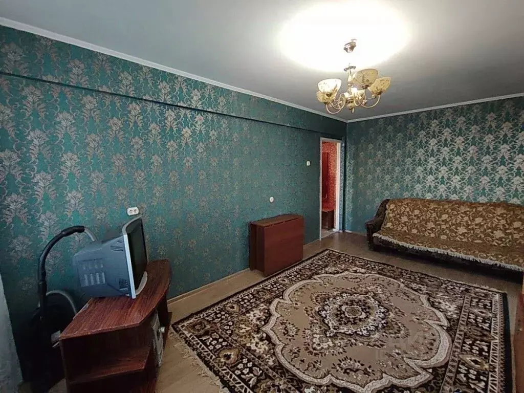 3-к кв. Омская область, Омск ул. Декабристов, 110 (49.3 м) - Фото 1