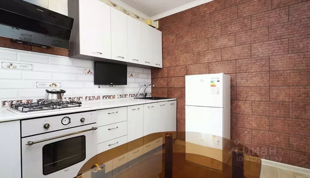 2-к кв. Татарстан, Казань ул. Академика Арбузова, 42 (43.0 м) - Фото 2