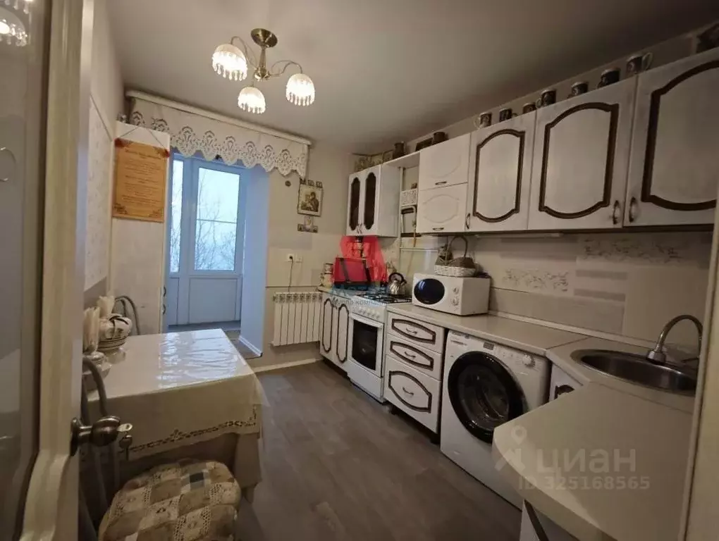 3-к кв. Ярославская область, Тутаев Ярославская ул., 111 (61.2 м) - Фото 0