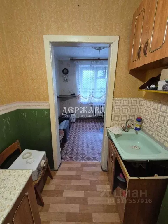 1-к кв. Белгородская область, Старый Оскол Интернациональный мкр, 28 ... - Фото 1