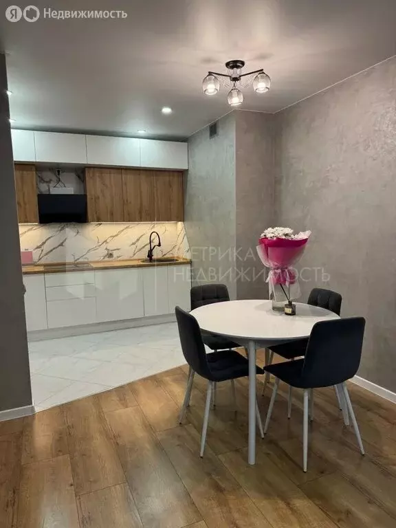 2-комнатная квартира: Тюмень, улица Газовиков, 73 (63 м) - Фото 1