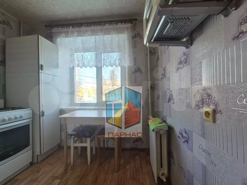 10 и более-к. квартира, 56,1 м, 2/5 эт. - Фото 0