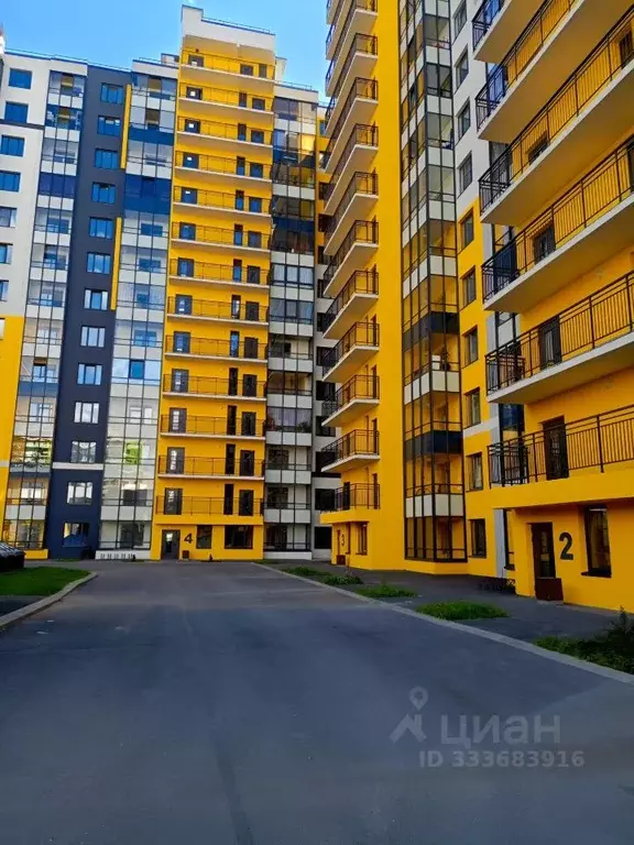 3-к кв. Санкт-Петербург пос. Шушары, ул. Окуловская, 18 (67.3 м) - Фото 1