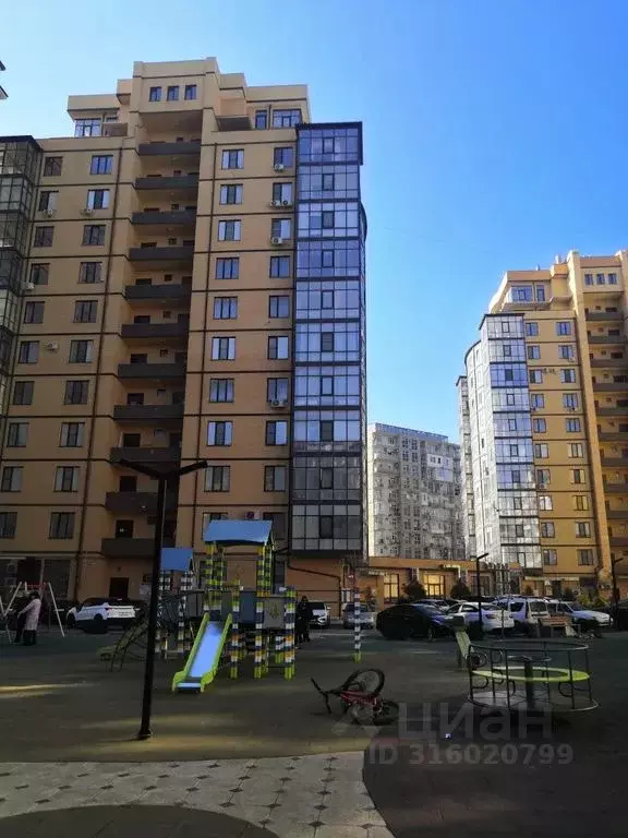 1-к кв. Дагестан, Каспийск просп. Акулиничева, 2 (58.0 м) - Фото 0