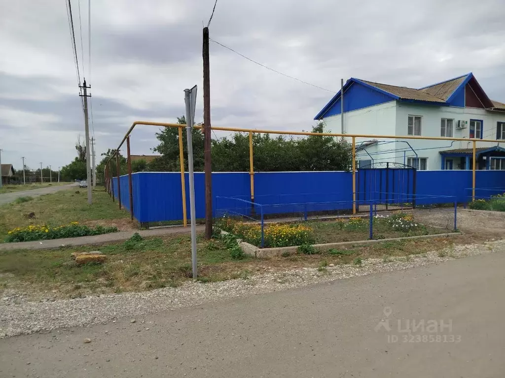 Дом в Ставропольский край, Туркменский муниципальный округ, пос. Ясный ... - Фото 1