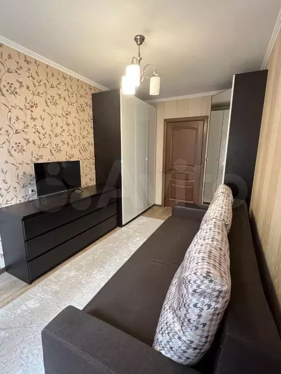2-к. квартира, 42 м, 4/9 эт. - Фото 1