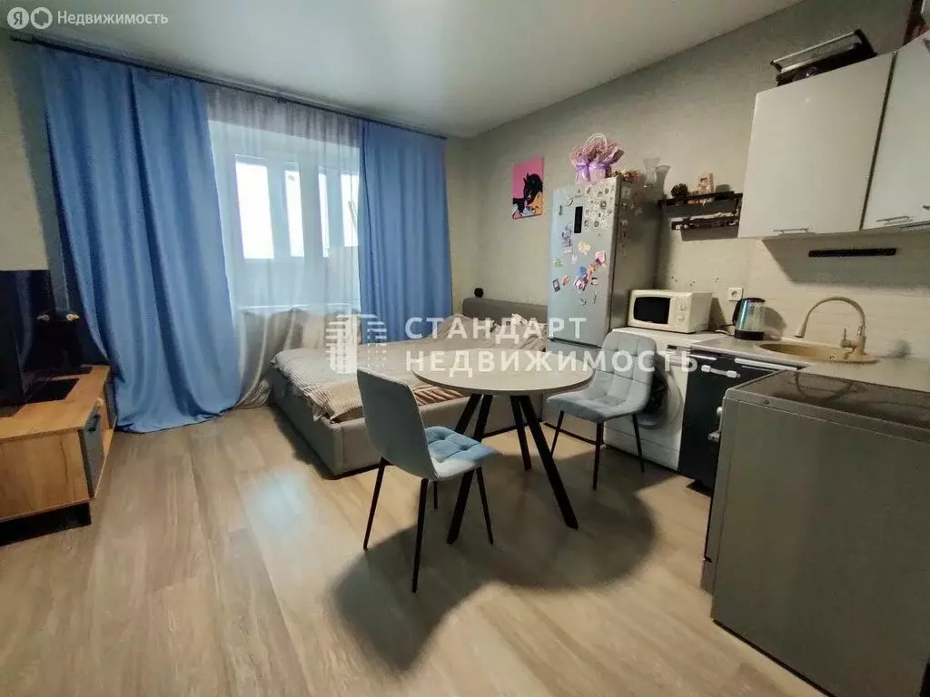 Квартира-студия: Тюмень, улица Мельникайте, 2к8 (24.5 м) - Фото 2