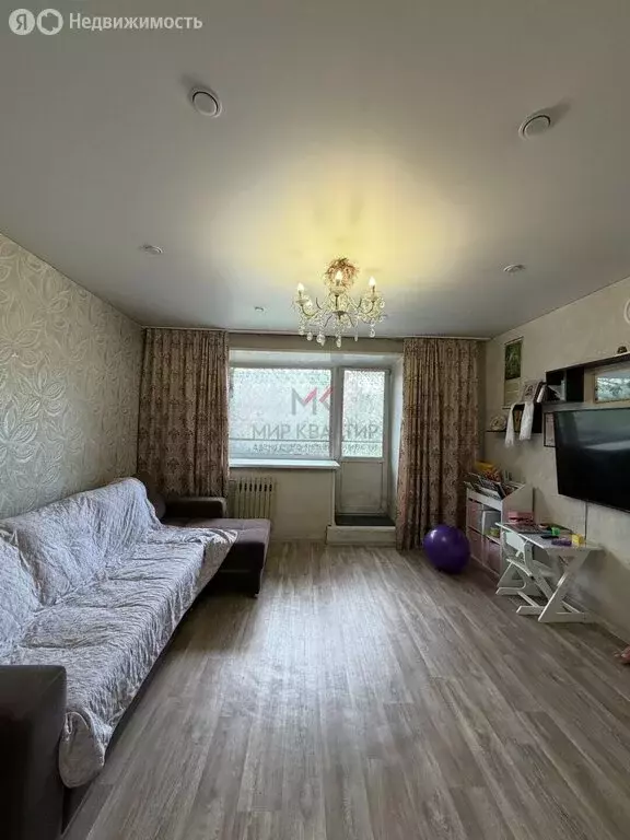3-комнатная квартира: Кызыл, улица Калинина, 24 (63.8 м) - Фото 1
