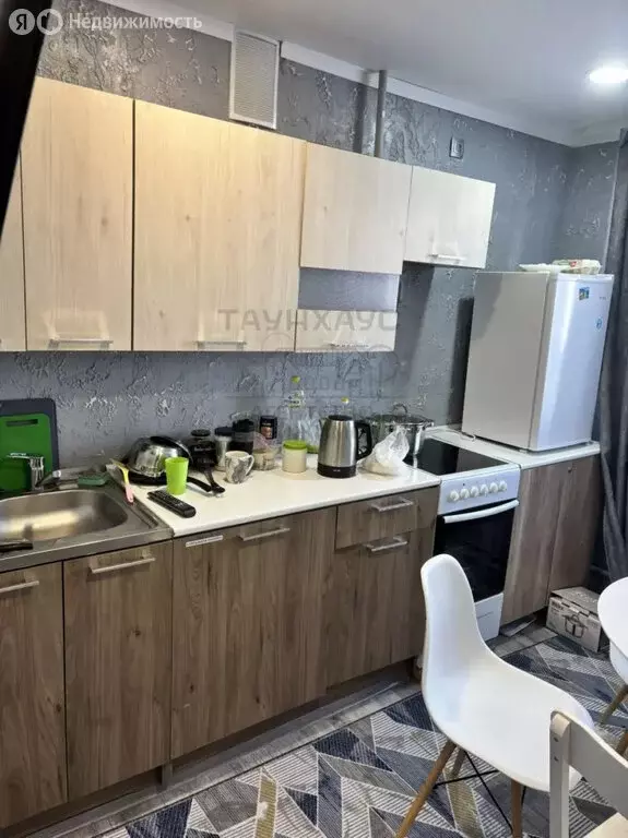 4-комнатная квартира: Нефтекамск, улица Строителей, 81Б (80 м) - Фото 1