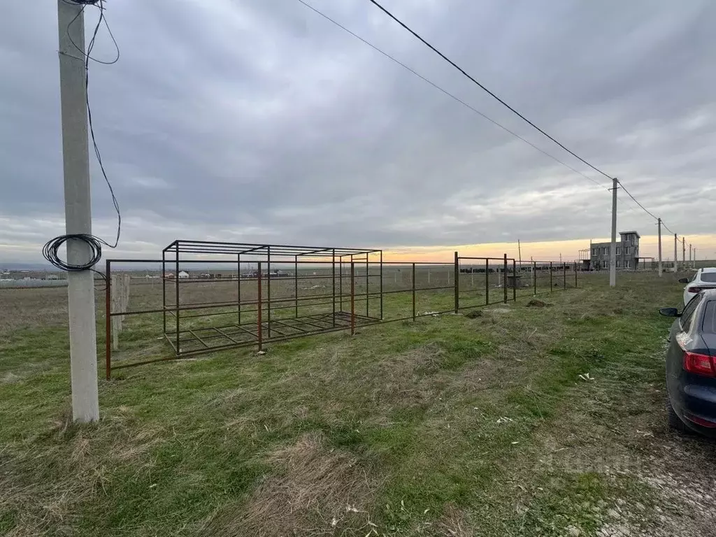 Участок в Крым, Феодосия ул. Вити Коробкова (10.0 сот.) - Фото 1