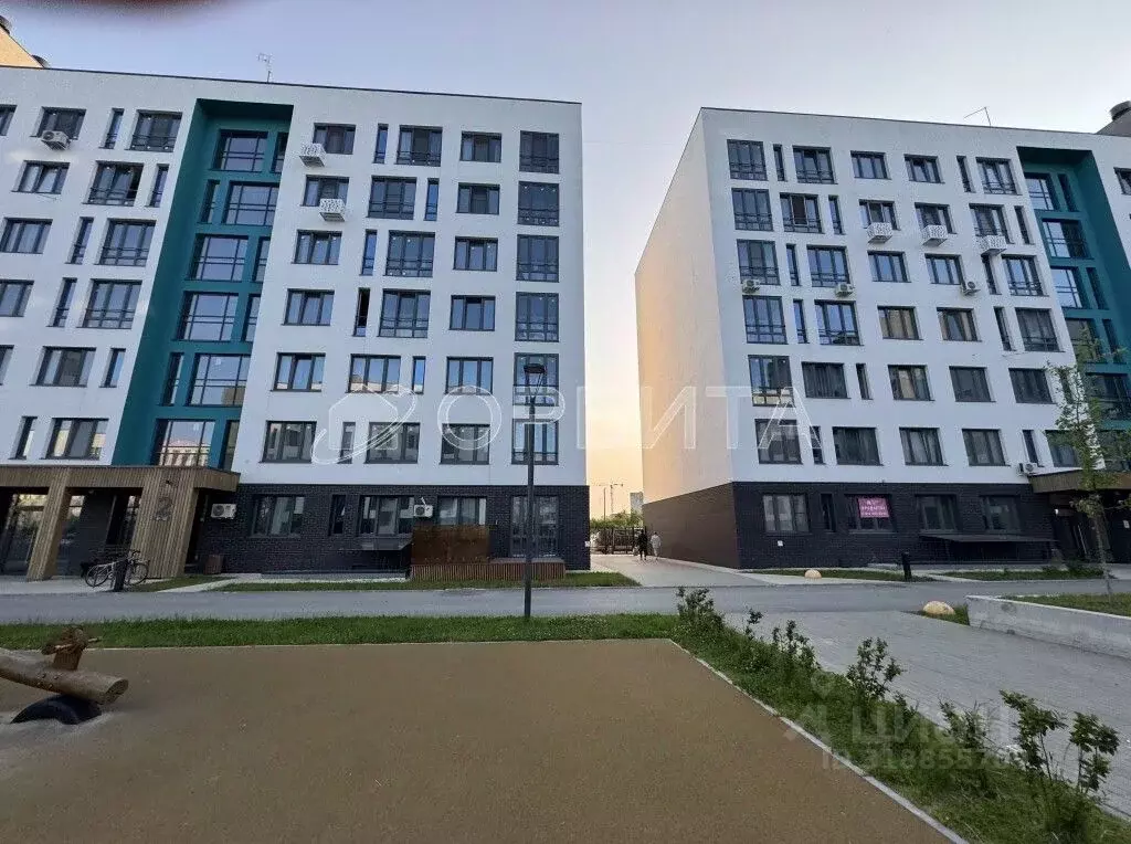 2-к кв. Тюменская область, Тюмень ул. Павла Никольского, 12 (72.0 м) - Фото 0