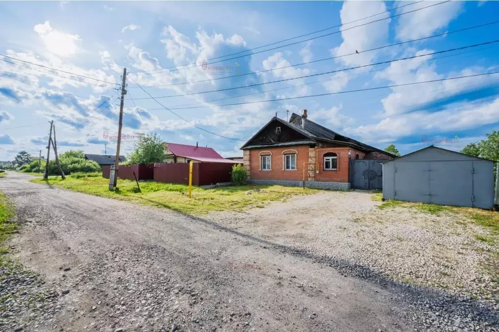 Дом в Свердловская область, Артемовский ул. Орджоникидзе, 20 (99 м) - Фото 0