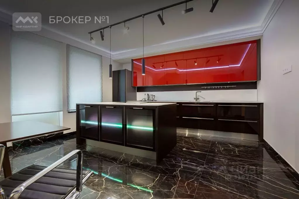 Дом в Санкт-Петербург пос. Комарово, Цветочная ул., 2 (300 м) - Фото 2