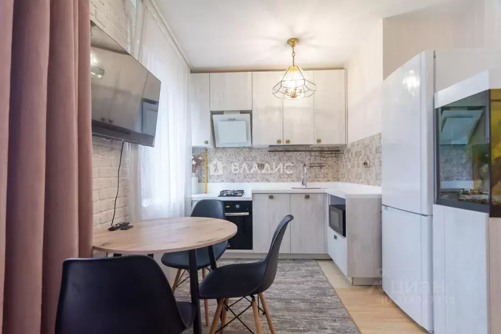 2-к кв. Карелия, Петрозаводск просп. Ленина, 17 (40.0 м) - Фото 1