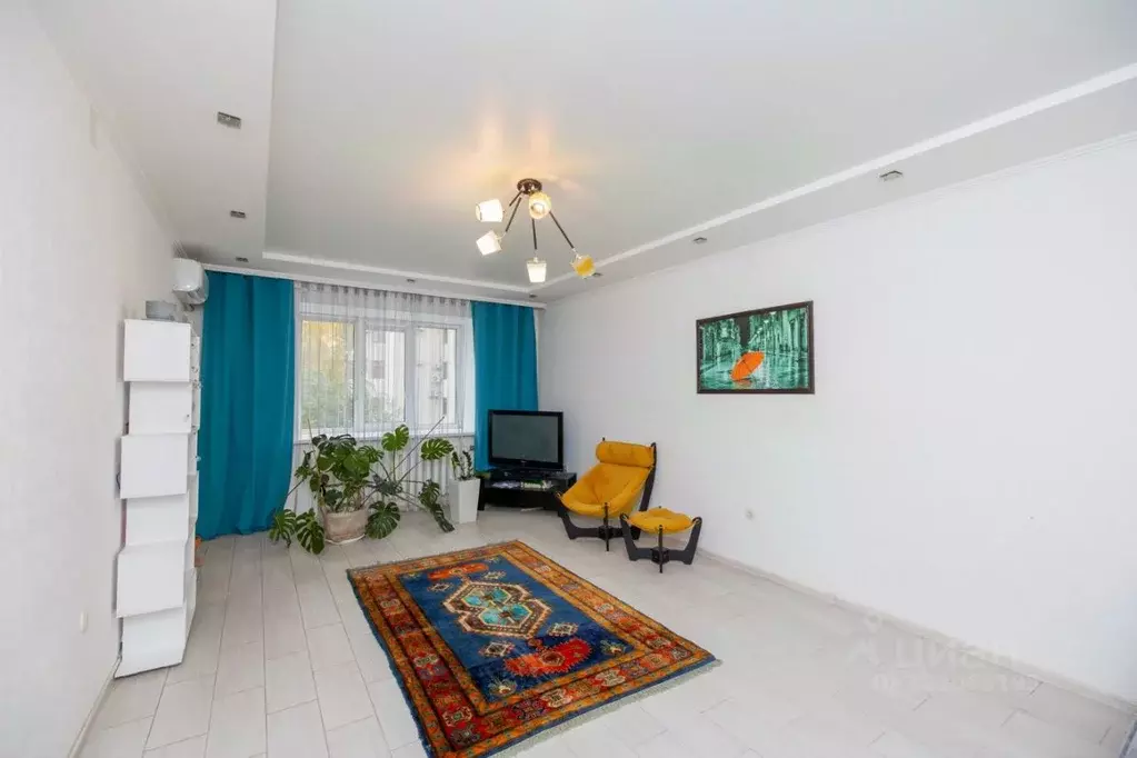 1-к кв. Оренбургская область, Оренбург Знаменский проезд, 1/1 (51.6 м) - Фото 0