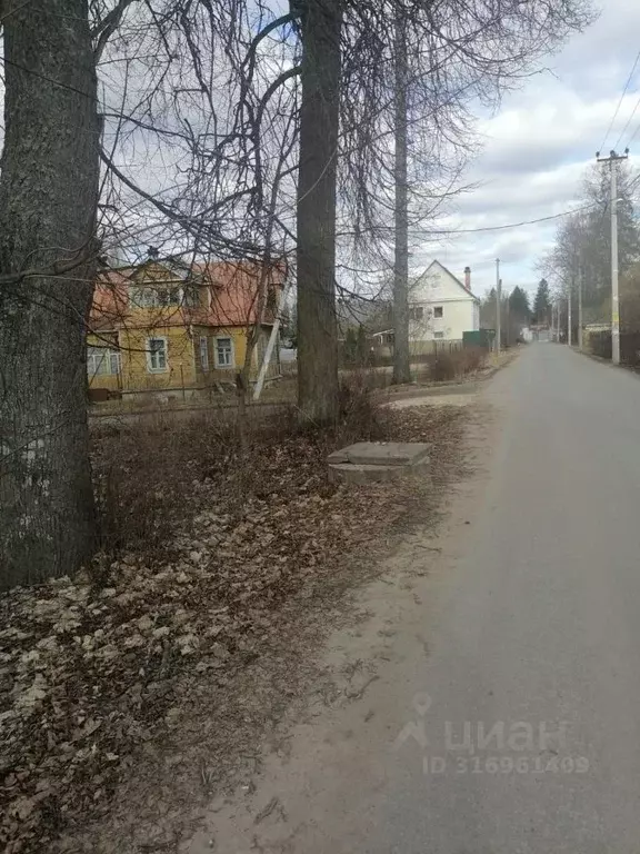 Участок в Ленинградская область, Гатчинский район, Сиверский городской ... - Фото 0