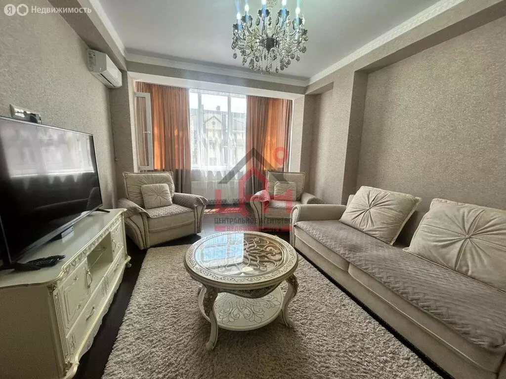 2-комнатная квартира: Ессентуки, Очаровательная улица, 10к3 (80 м) - Фото 1