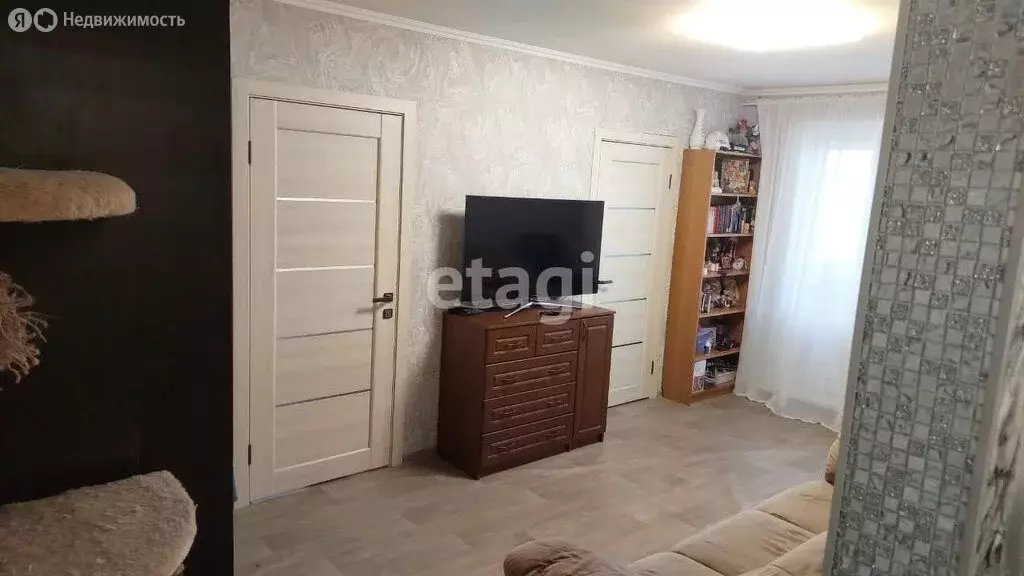 4-комнатная квартира: Искитим, микрорайон Индустриальный, 6 (62 м) - Фото 0