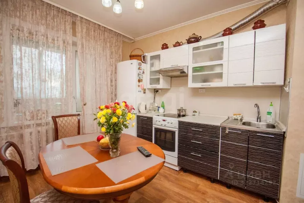 3-к кв. Сахалинская область, Южно-Сахалинск ул. Есенина, 7А (62.0 м) - Фото 1