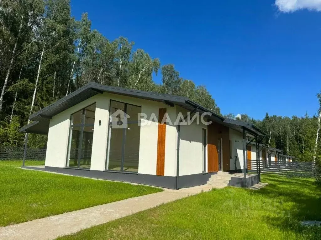 Дом в Калужская область, Боровский район, Совьяки с/пос, д. Сатино, ... - Фото 1