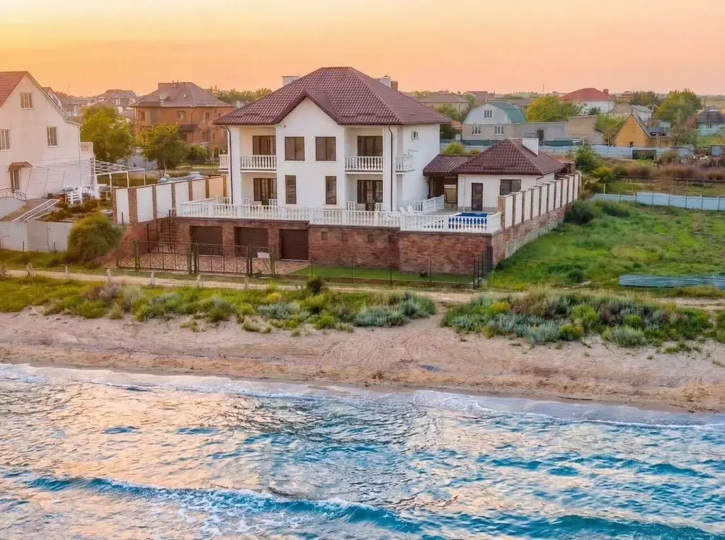 Дом в Краснодарский край, Темрюкский район, Запорожское с/пос, пос. ... - Фото 1