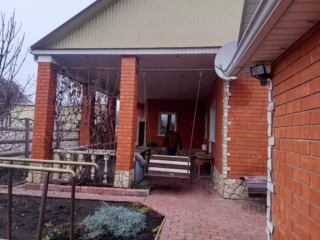 Дом в Саратовская область, Петровск ул. Братьев Костериных, 6 (210 м) - Фото 2